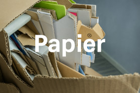 Papiermüll in Wuppertal, welcher auf Abholung wartet