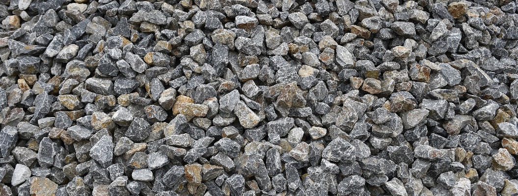 Nahaufnahme von Schotter und Splitt aus Kalkstein